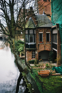myidealhome:  my ideal home in Bruges (by *Imogen)