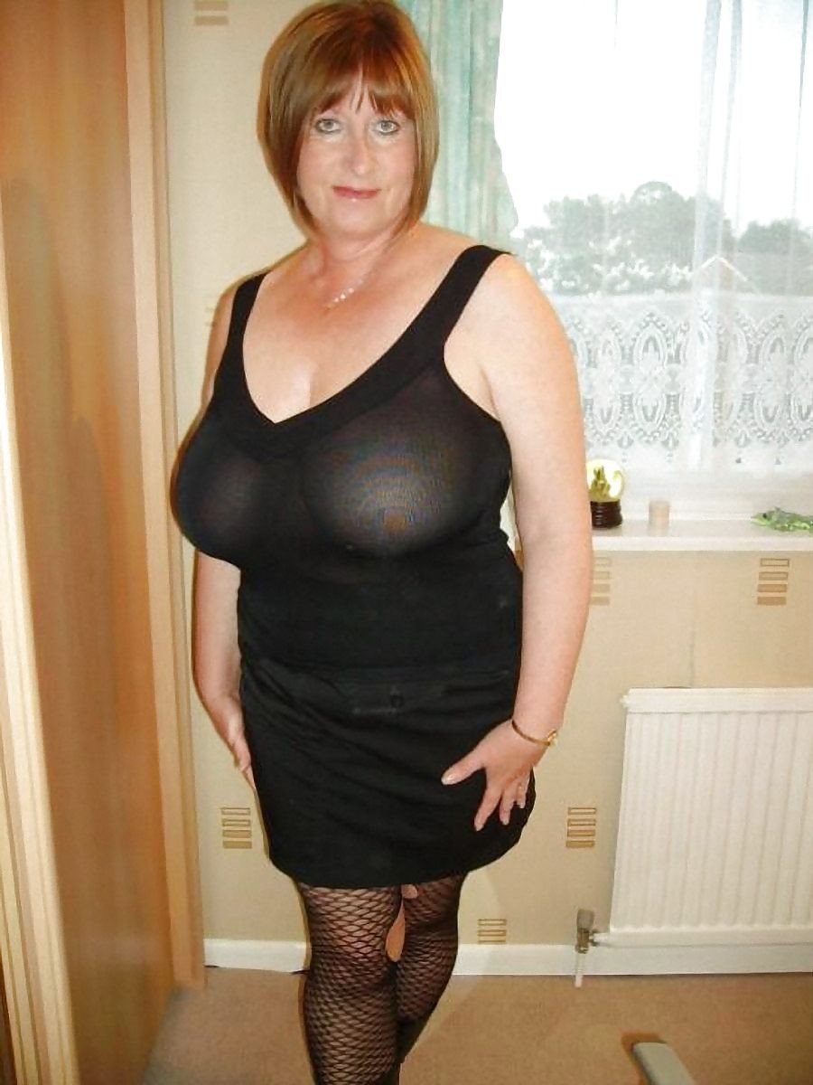 justgreatbigoldtits:  found at http://www.imagefap.com/pictures/4095136/Big-tits-dressed-526