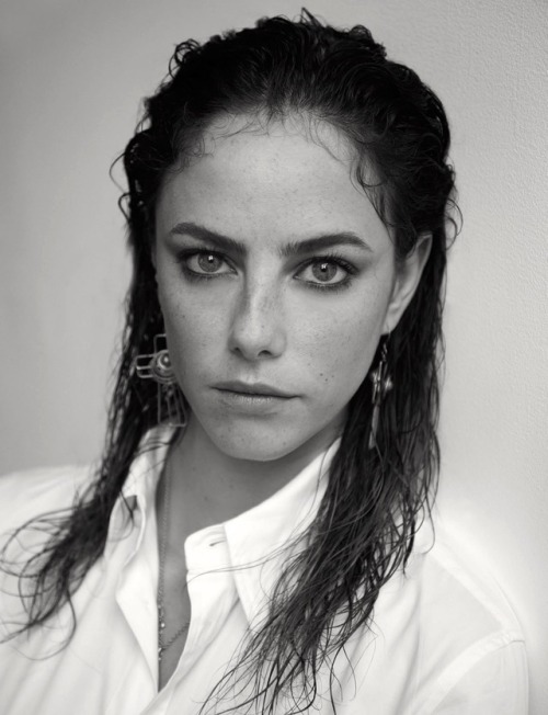 Porn subtleelevation:  Kaya Scodelario  Via definitecuties photos