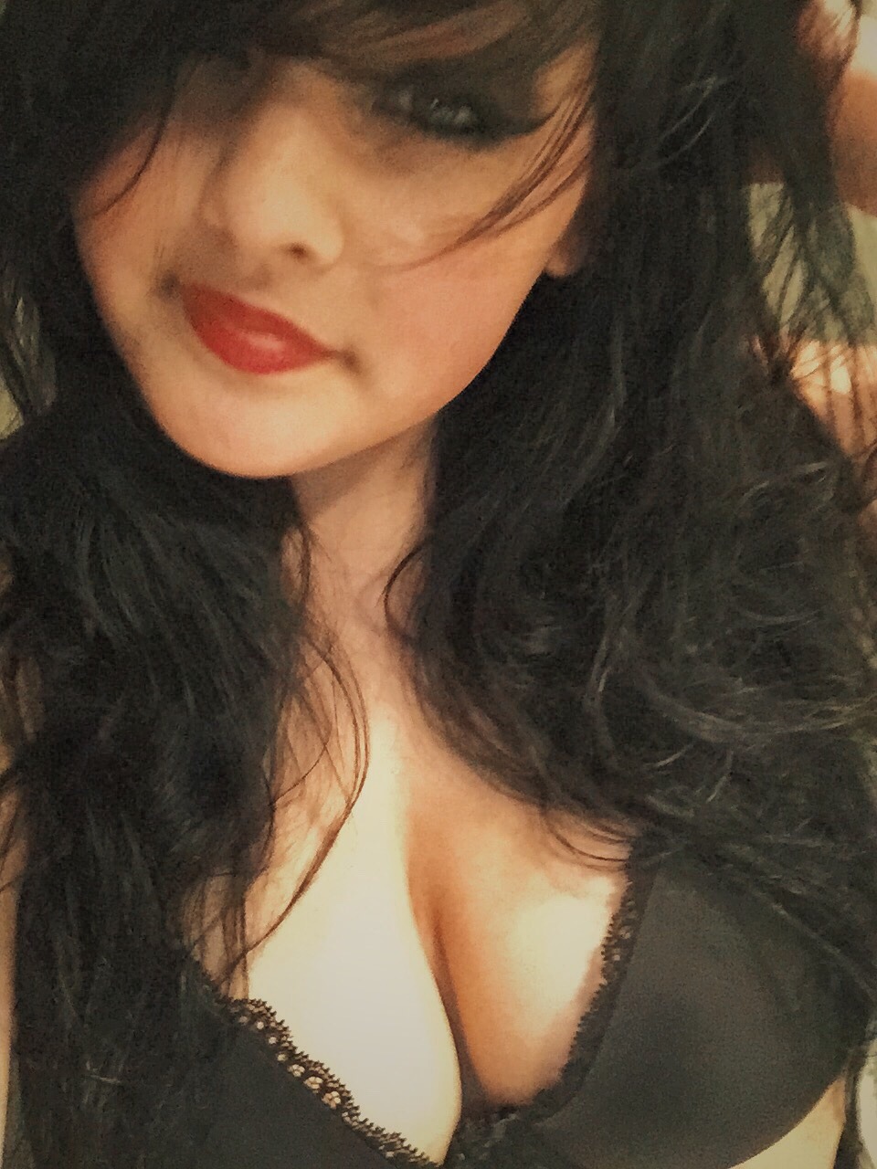 tayyface:  💋💀in case y’all forgot how cute I am.😘🌹 also these are my