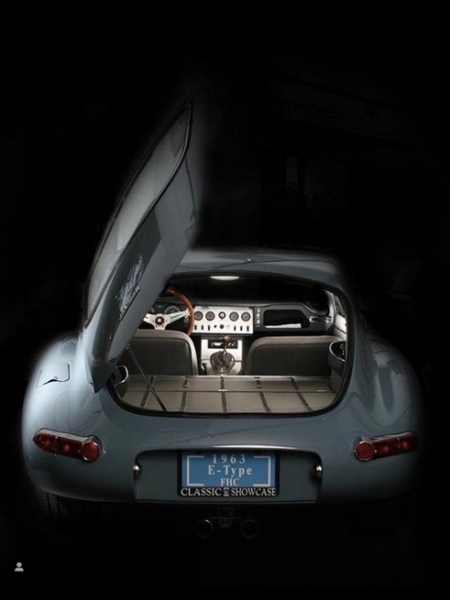 utwo:  Jaguar E Type Series 1© Classic Showcase