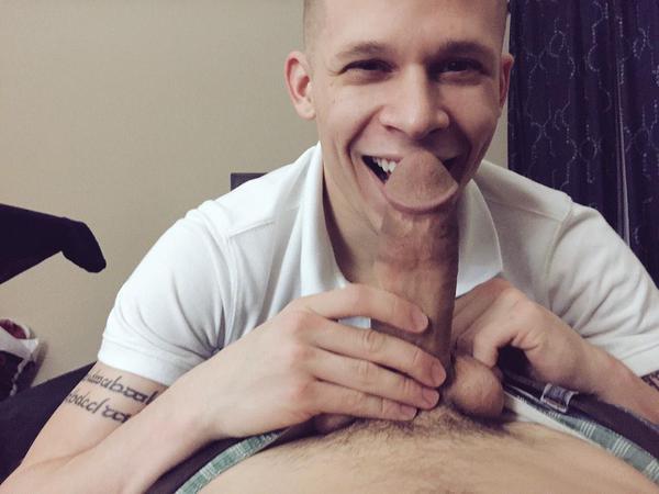 colungafrank:  Dillon Anderson twitter pics    