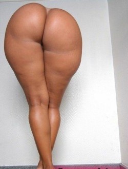 widehipsthickthighsbigbutts:  