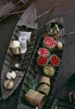 unearthedviews: VIETNAM. Mekong delta.  © HG/Magnum Photos  