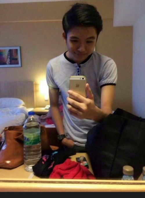 bryan178: Johor Bahru Taman molek Btm guy looking for 3some