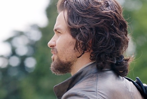 highfunctioningflailgirl: abbyprincess2: Aramis season 3 hair appreciation post ❤️ Oh yes the lil’ p