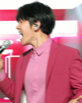 tipannies:  black haired bbh with pink eyeshadow 