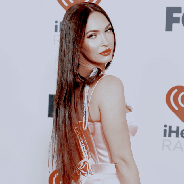 Megan Fox
like/reblog if using