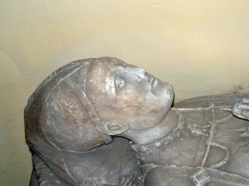 Effigies of Walter (d. 1431) and Elizabeth FitzWalter (d. 1464)