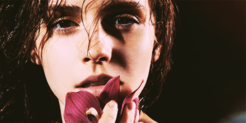 acciothehungergames:  Emma Watson photographed by James Houston for Natural Beauty 