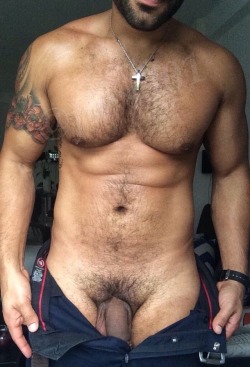 brazen68:  fit-hairy-guys:  FIT - HAIRY - GUYS archive | follow | submit      —- Come hang with Bi-Top Married Dad:  Links to my blog    