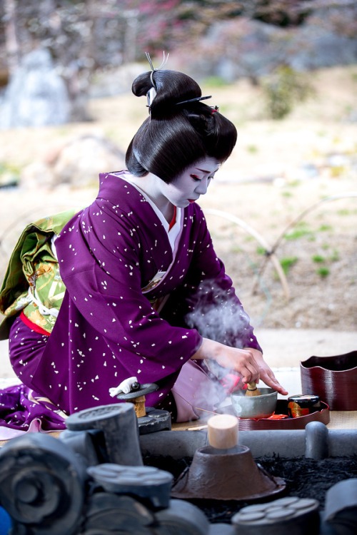 Baikasai 2016 + ume blossoms at Kitano Tenmangu shrine, by Prado Prado’s pictures always make me wis