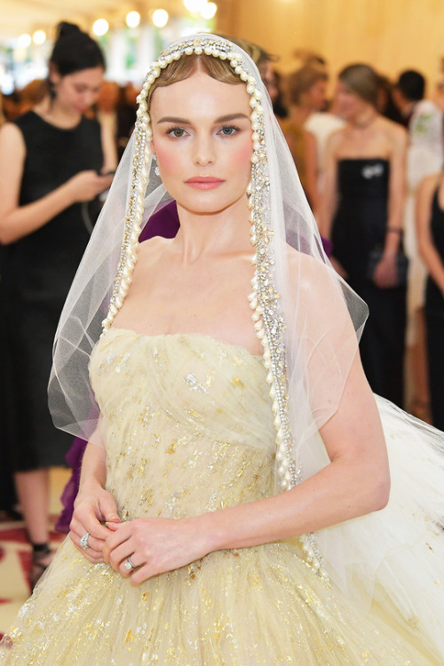 carpetdiem - Kate Bosworth attends the ‘Heavenly Bodies - ...