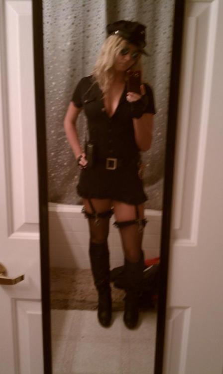 egacpl7879:  mymarinemindpart3:  mm this sexy girl right here… part 1  That’s one sexy girl for sure :) J&H