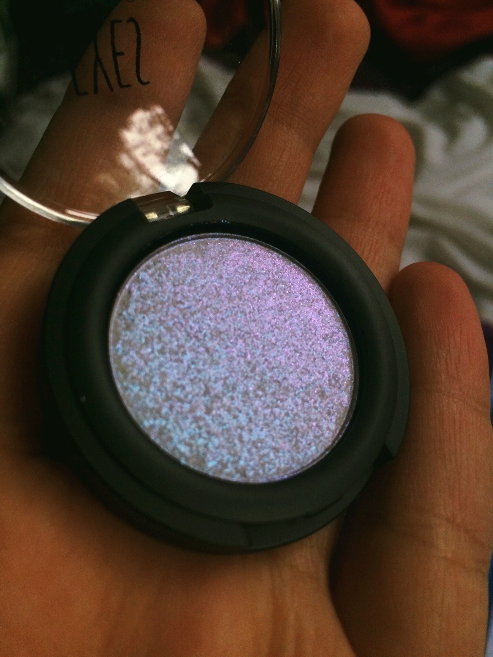 iridescental:  But look at this eyeshadow  