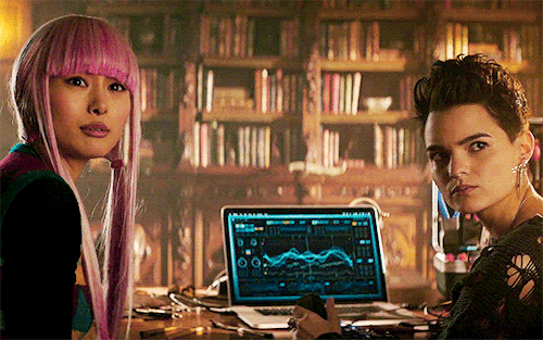 marveladdicts:She’s my girlfriend, you intolerant shit. Whoa! Pump the hate brakes, Fox & Friend