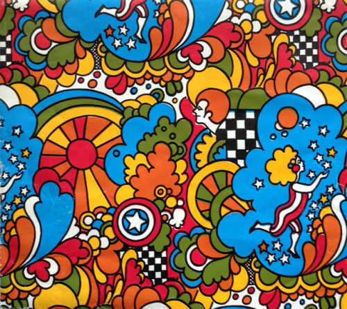 thegroovyarchives:70′s Wrapping Paperalso seen here as part of a 70′s 7UP Cooler.