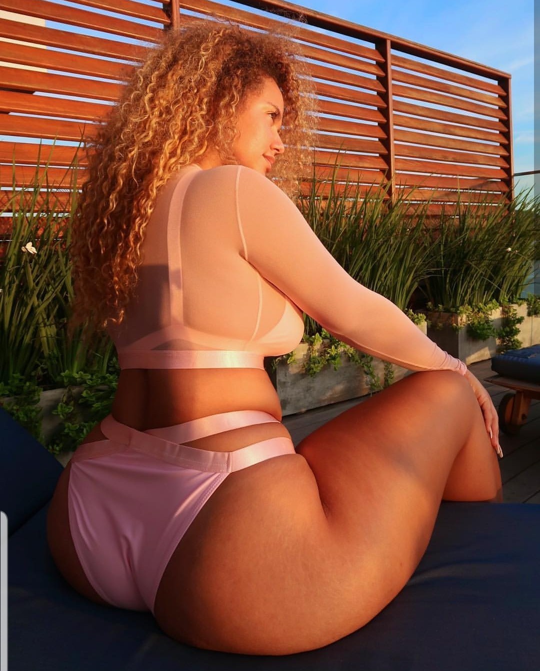 kingjazziedad:  DeliciouslySexy. Scrumptious. BootiDelicious. Ms ‘Delish’ PamelaAlexandra