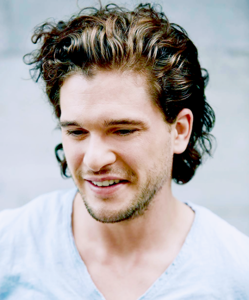 dailykitharington: “I wanted to be in the theater. I’d done classical theater training
