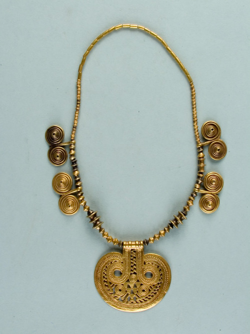 historyarchaeologyartefacts:Golden Necklace from Kakheti, Georgia Second half of III Millennium BC [