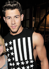 moded1:  Good God this boy is HOT