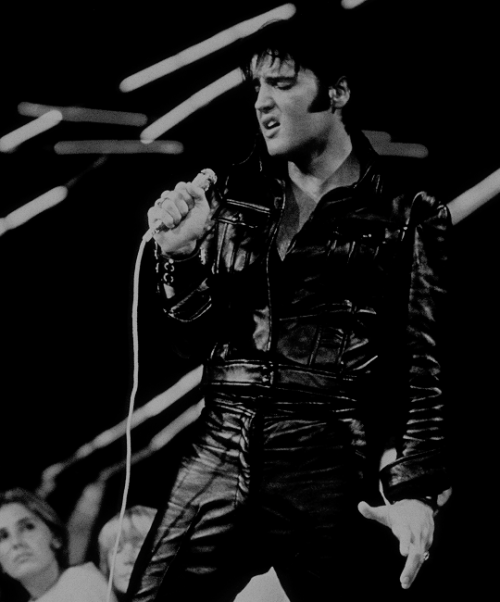 vinceveretts:HAPPY BIRTHDAY, ELVIS! ♛ Jan. 8, 1935 – Aug. 16, 1977. People can buy your records and