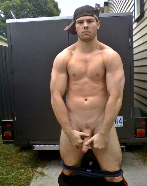 primebeef:  str8bloke:  Hot muscle cub  Fucking LOVE this fella.   Hott Hott