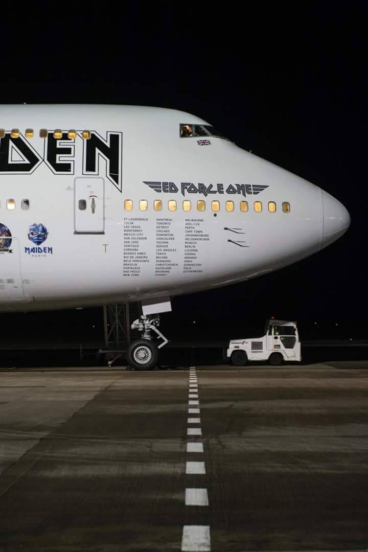 sunrise-has-gone:  Ed Force One for the upcoming tour!! 
