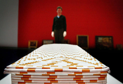 xxziggystardust:Coffin Made Out of Cigarettes 