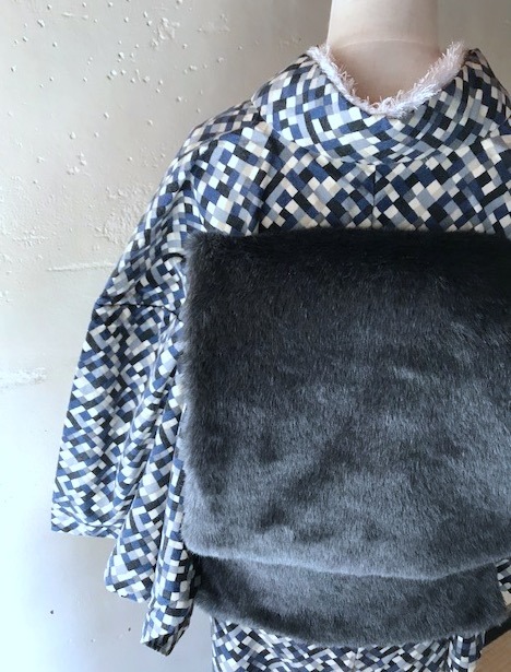 Fluffy fake fur obi by MimizukuyaRecently, I’ve seen more and more work on textures in kimono fashio