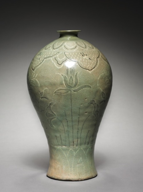 cma-korean-art: Vase with Inlaid Lotus and Reed Design, 1300s, Cleveland Museum of Art: Korean ArtA 