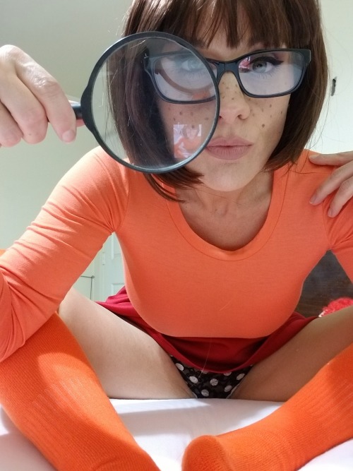 velmacosluv: Erika Davidson (spacemunkybuns) as Velma