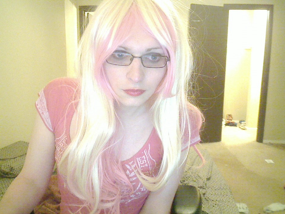 alicebitland:  Fuck you I’m a bubblegum Princess! Strawberries and cream all the