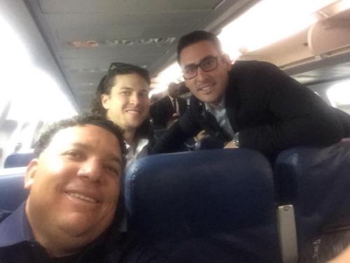 chillywinter:the colon-degrom-harvey plane selfie saga continues