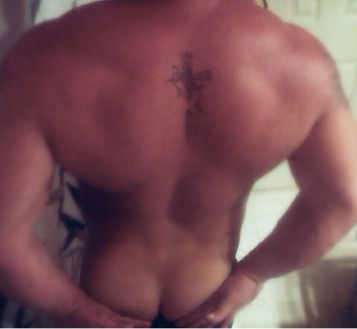 domsirdaddy:  :) Good morning Tumblrs! HappyHumpDay!  Unf. Happy hump day indeed! -fms