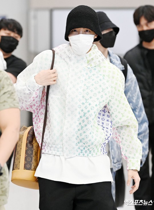 Airport Fashion — J-hope - January 7th 2023