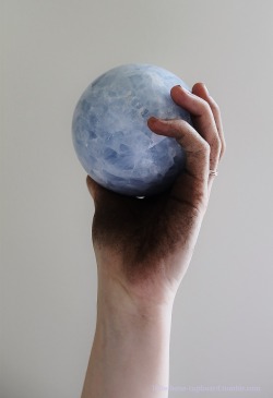 little-bone-cupboard:Blue calcite and garden dirtied hands.