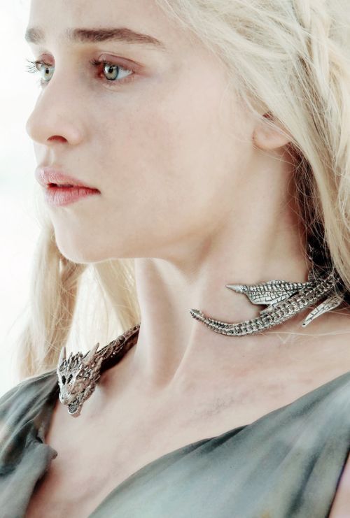 Amazon.com: Porter Gallery USA GOT Inspired Three Dragon Necklace Targaryen  Khaleesi 22