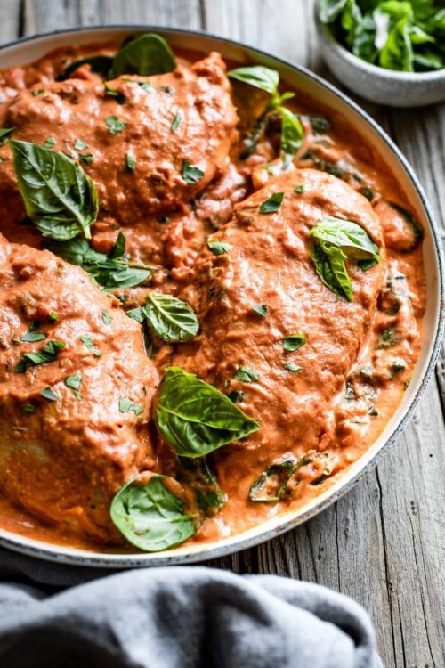 savorytoothgirl:creamy roasted garlic tomato basil chicken with spinach