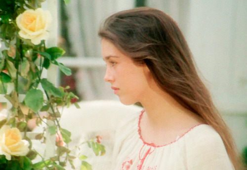Isabelle Adjani In Faustine And The Beautiful Summer / Faustine Et Le Bel T (dir. Nina Companez - 1972).