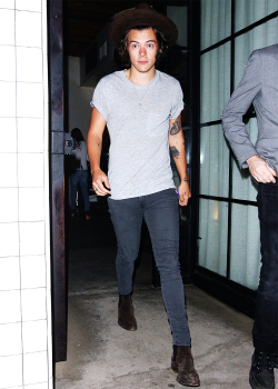 harrystylesdaily:  Leaving Laurel Hardware in West Hollywood, California - May 18, 2014  