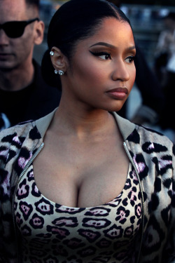 allnicki:  Nicki Minaj attends Givenchy Fashion