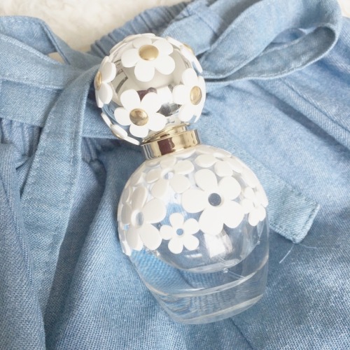 pyokki:  Daisy Dream + Denim Skirt | ig: pyokkimassu Read more