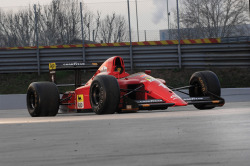 nicestcars:  hifigp:  1990 Ferrari 641/2 Formula One Race Car – Sold for 踩,250 versus pre-sale estimate of 踰,000 - 躼,000. Chassis # 121 was driving to victory at the 1990 Spanish Grand Prix by Alain Prost, plus two 3rd place and two 2nd place