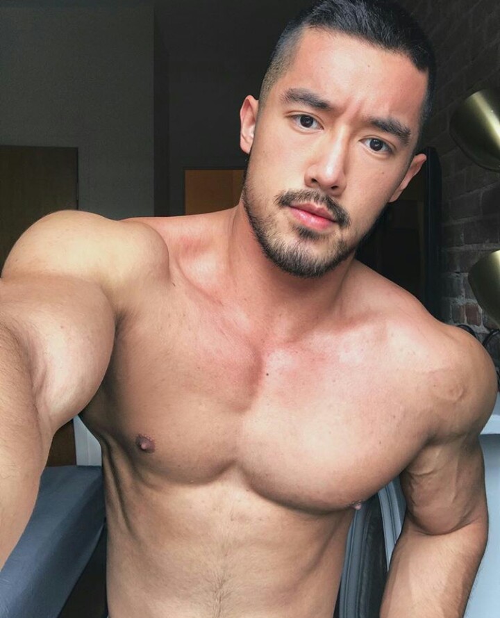 asiaticos-hot-guys:  Acecee_