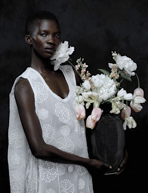 frackoviak:Figure with Flowers | Achok Majak by Justin BridgesTotokaelo 2015