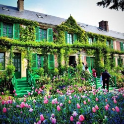audreylovesparis:  Monet’s house, Giverny,