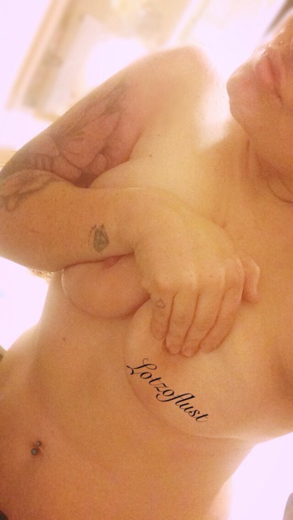 lotzoflust:Love me
