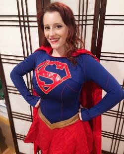 abbydarkstar:  Thank you so much to @itslisalouwho for selling me her #supergirl costume! I can’t wait to do some hospital visits! #cosplay #superhero #abbydarkstar #superman #supercosplay  Ohhhhh how I WISH she&rsquo;d go topless! 