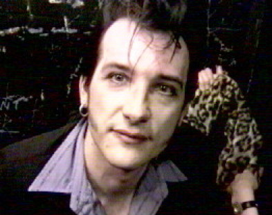 dykevanian:Dave Vanian’s gothabilly form is my fave form in the world.